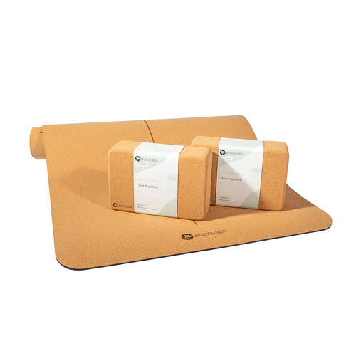 yogaset mit yogamatte und 2 yogablöcke aus kork - verpackt mit logo von sports-hero